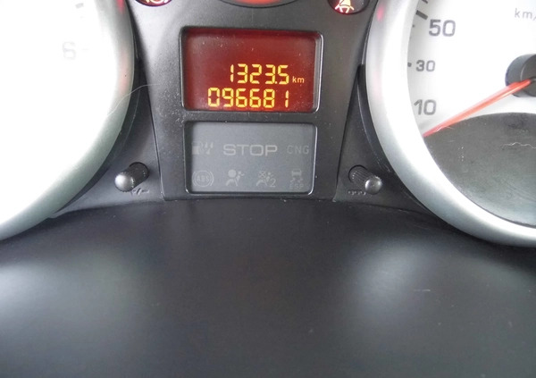Peugeot 206 plus cena 6300 przebieg: 96000, rok produkcji 2011 z Kielce małe 172